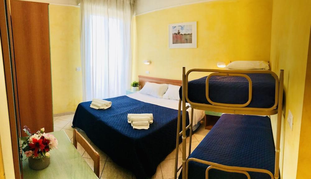 Hotel Naica Rimini Exterior photo